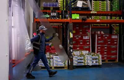 Image for UK raises minimum wage by 6.7% in boost for workers, despite employer unease