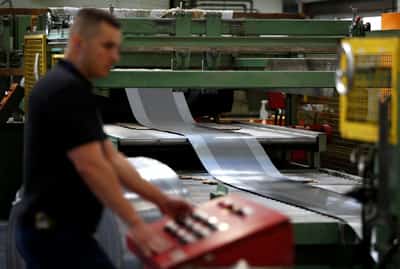 Image for UK July manufacturing PMI revised down to 4-month low