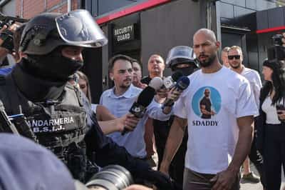 Image for UK prosecutors authorise 21 criminal charges against Andrew and Tristan Tate