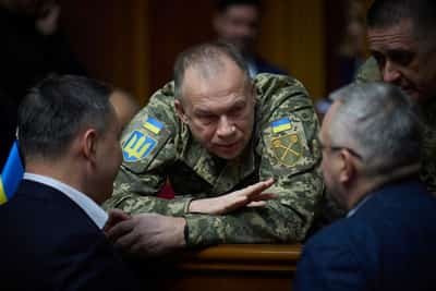 Image for Russians fighting more intensely despite ceasefire talk, Ukrainian commander says