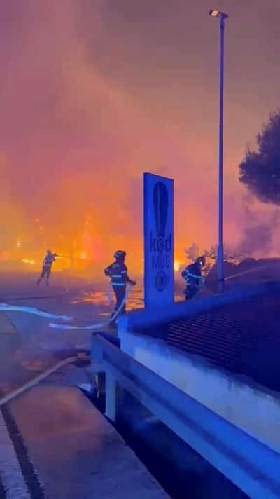 Image for Wildfire descends on Croatian tourist town, injures at least 19