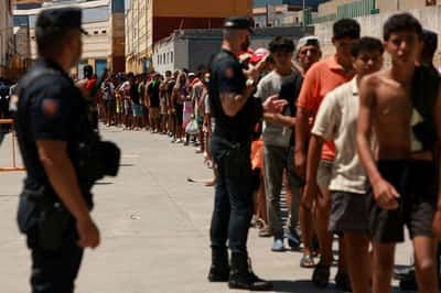 Image for Spain's government announces immediate border controls with Italy in migration spat