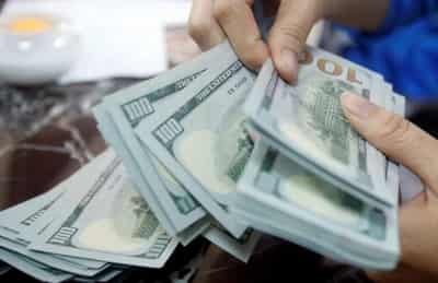 Image for Dollar rebounds as Brainard assures markets Fed will stay the course