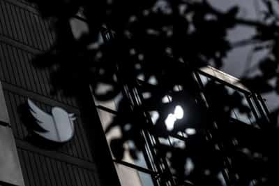Image for Elon Musk says Twitter will revise how it verifies users