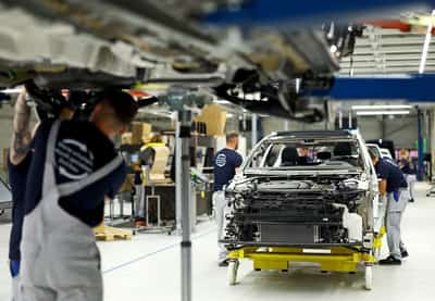 Image for Flexible wage deals can boost competitiveness, protect jobs, study says