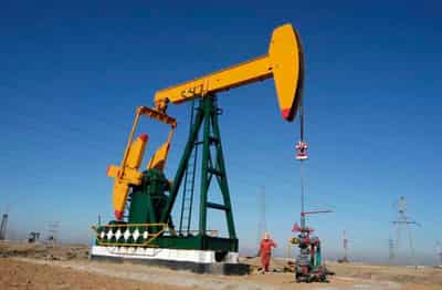 Image for Oil holds near multi-month lows on demand worries