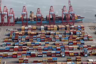 Image for U.S. works with firms in supply chains to ease port congestion