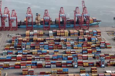 Image for U.S. works with firms in supply chains to ease port congestion