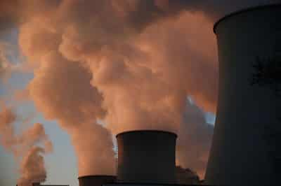 Image for EU carbon prices slide after lawmakers signal market intervention