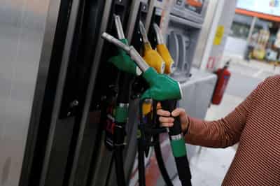 Image for Oil falls ahead of Fed rate policy announcement
