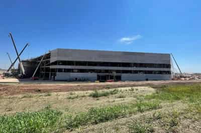 Image for Musk says Tesla’s new car factories ‘losing billions of dollars’