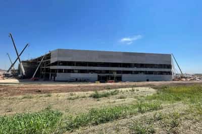 Image for Musk says Tesla’s new car factories ‘losing billions of dollars’