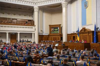 Image for Ukraine allows multiple citizenship as war drags on