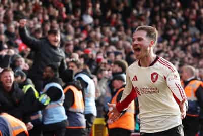 Image for Soccer-Lacklustre Liverpool snatch late win at Forest