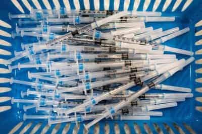 Image for EU regulator backs Pfizer/BioNTech BA.4/5-adapted COVID booster
