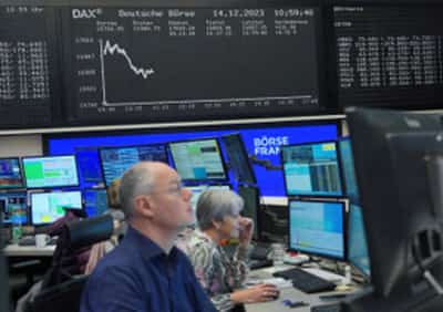 Image for Europe's STOXX 600 at five-week high as luxury firms, chipmakers jump