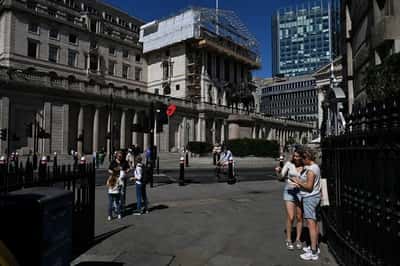 Image for Bank of England reviews banks' Asian equity exposure, FT reports