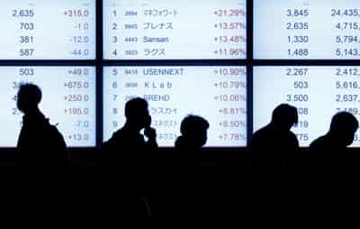 Image for Stocks rally wobbles as Fed hike draws near