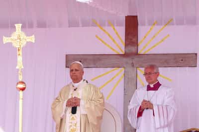 Image for Pope Leo decries exploitation by world's 'authoritarians' during Angola trip