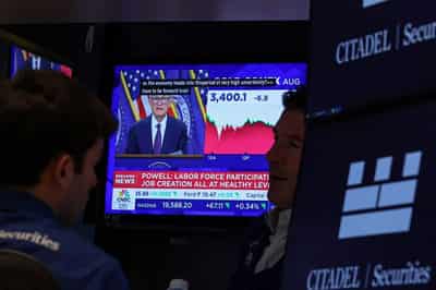 Image for Fed treads carefully, leaving markets anxious about tariff risks