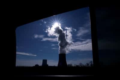 Image for Europe's heatwave curbs French nuclear plants