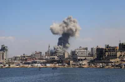 Image for Gaza hit by telecoms blackout as Israeli tanks and infantry advance