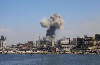 Image for Gaza hit by telecoms blackout as Israeli tanks and infantry advance