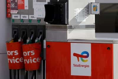 Image for French refinery strikes reduce output as TotalEnergies halts Gonfreville
