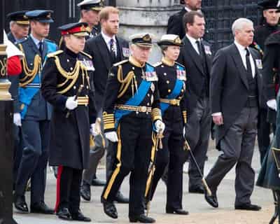 Image for Royals’ grief for queen shows through ceremonial pageantry