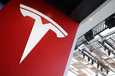 Image for Tesla sued by former employees over ‘mass layoff’