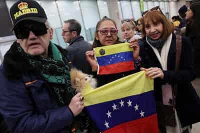 Image for Spanish citizens released from Venezuela prison arrive in Madrid