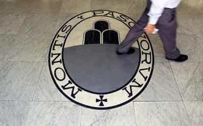 Image for World's oldest bank fights for its future as Italian rival nears takeover