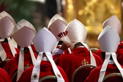 Image for Cardinals hope for speedy conclave to pick new pope, under Michelangelo's gaze