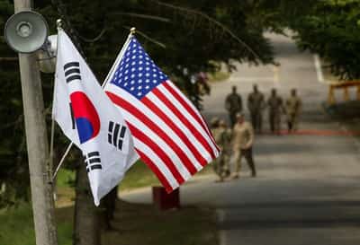 Image for Trump says US will set 15% tariff on South Korean imports under new deal