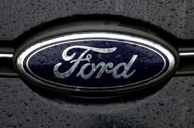 Image for Automakers mandate masks at all U.S. plants but not requiring vaccines