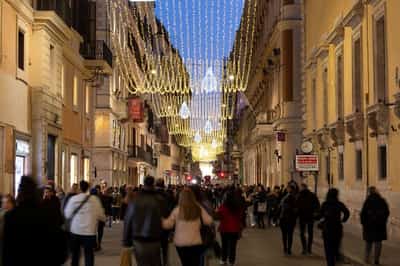Image for Italy business sentiment improves in June but consumer morale slips