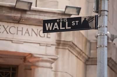 Image for How to stand out when applying to competitive Wall Street jobs