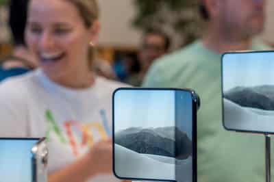 Image for Apple says it will replace iPhone Duo units showing screen problems