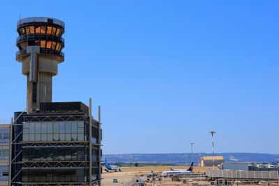Image for French air traffic controllers' strike disrupts flights for second day