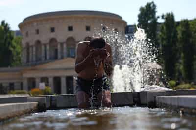 Image for France extends heatwave alert to 53 departments starting Friday
