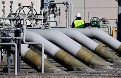 Image for EU eyes levy on fossil fuel firms to help consumers survive energy crisis
