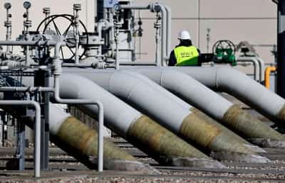 Image for EU eyes levy on fossil fuel firms to help consumers survive energy crisis