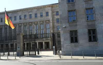 Image for German finance ministry raided in money laundering probe