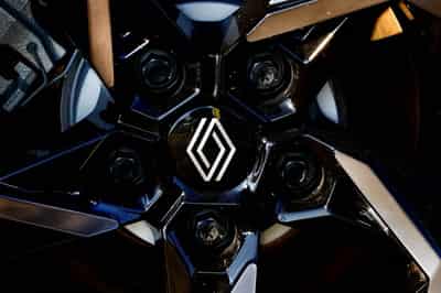 Image for Dutch car sharing firm adds Renault EVs capable of powering local grid