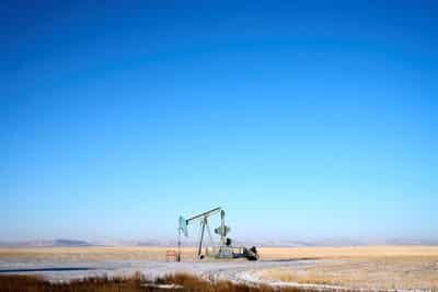 Image for Oil prices climb as US blocks Venezuelan tankers, eyes on Russia-Ukraine talks