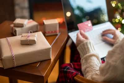Image for Earned Wage Access And Instant Payments Can Help Provide Extra Cheer This Holiday Season