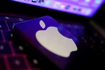 Image for Apple deletes US-funded RFE/RL news app from Russian App Store, news outlet says