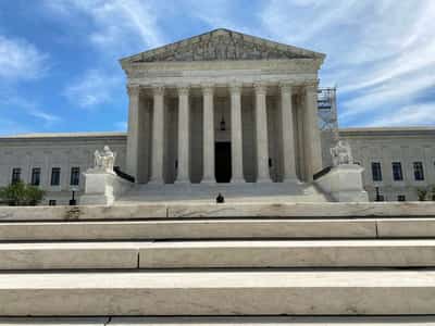 Image for US Supreme Court declines bid to revive UBS whistleblower's jury award