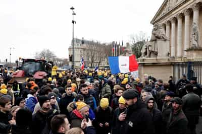 Image for French opposition parties seek to topple government over Mercosur