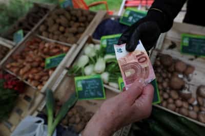 Image for ESM sees euro zone recession if US sell-off, new Middle East war hit at once